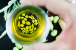 close-up-olive-oil-glass